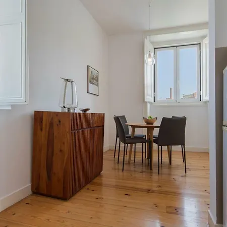 Lovelystay - Sunny Santa Catarina I Apartament Lizbona