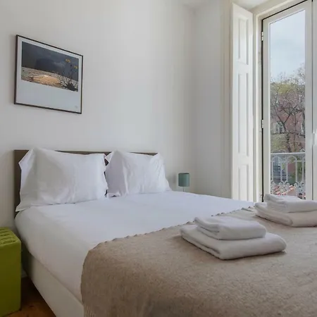 Lovelystay - Sunny Santa Catarina I Apartament Lizbona