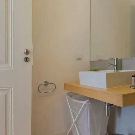 Lovelystay - Sunny Santa Catarina I Lisbon